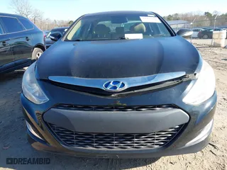 2013 Hyundai Sonata Hybrid with VIN KMHEC4A45DA100712, listed as a IAAI auction lot 41493504 with 1 mi miles. Bid and sale history available at carsss.com. Image 6.