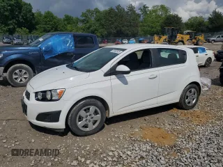 2016 Chevrolet Sonic LS z VIN 1G1JA6SG9G4172215, wystawiony jako Copart lot #55693935 z przebiegiem 143 415 mil mil oraz Szkoda całkowita • Salvage title. Historia ofert i sprzedaży dostępna na DreamBid. Obrazek 1.