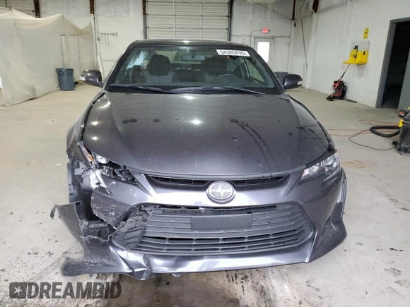 2016 Scion tC z VIN JTKJF5C75GJ022789, wystawiony jako Copart lot #54305435 z przebiegiem 49 007 mil mil oraz Szkody całkowita. Historia ofert i sprzedaży dostępna na DreamBid. Obrazek 5.