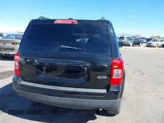 2015 Jeep Patriot Sport z VIN 1C4NJPBA7FD329118, wystawiony jako IAAI lot #41641831 z przebiegiem 159 225 mil mil oraz . Historia ofert i sprzedaży dostępna na DreamBid. Obrazek 17.