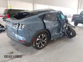 2024 Ford Mustang Mach-E Select с VIN 3FMTK1R47RMA27687, выставлен на аукционе IAAI как лот 42327040 с пробегом 6 811 миль миль и . История ставок и продаж доступна на DreamBid. Изображение 4.