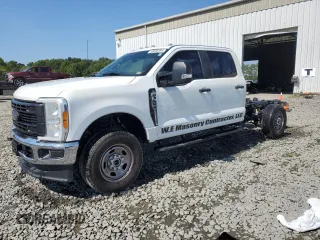 2023 Ford F-350 z VIN 1FT8W3BAXPED51651, wystawiony jako Copart lot #69656364 z przebiegiem 21 593 mil mil oraz Szkoda całkowita • Salvage title. Historia ofert i sprzedaży dostępna na DreamBid. Obrazek 1.