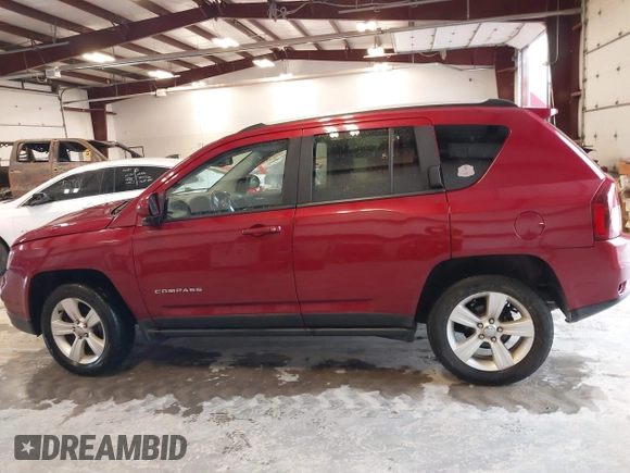 2016 Jeep Compass Latitude z VIN 1C4NJDEB5GD587688, wystawiony jako IAAI lot #41968742 z przebiegiem 113 791 mil mil oraz . Historia ofert i sprzedaży dostępna na DreamBid. Obrazek 14.