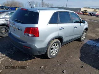 2011 Kia Sorento LX with VIN 5XYKTCA12BG014522, listed as a IAAI auction lot 42115390 with 116,515 mi miles. Bid and sale history available at carsss.com. Image 4.