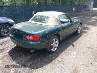 2001 Mazda MX-5 Miata z VIN JM1NB353010212273, wystawiony jako IAAI lot #42472564 z przebiegiem 191 319 mil mil oraz . Historia ofert i sprzedaży dostępna na DreamBid. Obrazek 4.