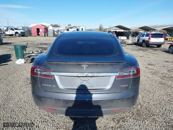 2014 Tesla Model S P85D with VIN 5YJSA1H23EFP64452, listed as a IAAI auction lot 41573176 with 155,634 mi miles. Bid and sale history available at carsss.com. Image 17.