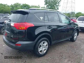 2015 Toyota RAV4 LE z VIN 2T3BFREV9FW406685, wystawiony jako IAAI lot #42314314 z przebiegiem 128 074 mil mil oraz . Historia ofert i sprzedaży dostępna na DreamBid. Obrazek 4.
