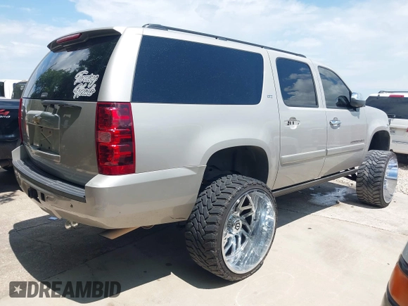 2008 Chevrolet Suburban LTZ with VIN 1GNFC16Y78R199812, listed as a IAAI auction lot 42678173 with 273,734 mi miles and . Bid and sale history available at DreamBid. Image 4.