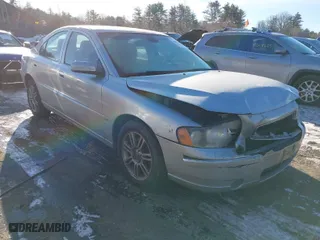 2006 Volvo S60 2.5T with VIN YV1RH592X62520554, listed as a IAAI auction lot 41461188 with 101,487 mi miles. Bid and sale history available at carsss.com. Image 1.