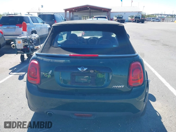 2016 MINI Convertible с VIN WMWWG5C51G3C19231, выставлен на аукционе IAAI как лот 41805261 с пробегом 93 573 миль миль и . История ставок и продаж доступна на DreamBid. Изображение 16.