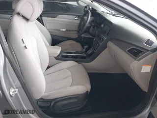 2017 Hyundai Sonata Hybrid SE with VIN KMHE24L14HA048579, listed as a IAAI auction lot 41018016 with 92,342 mi miles. Bid and sale history available at carsss.com. Image 5.