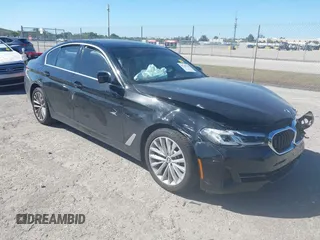 2021 BMW 5 Series 530i z VIN WBA53BH02MCF77971, wystawiony jako IAAI lot #41745166 z przebiegiem 69 263 mil mil oraz . Historia ofert i sprzedaży dostępna na DreamBid. Obrazek 1.