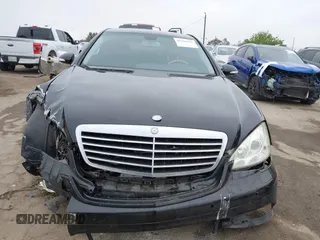 2008 Mercedes-Benz S 550 z VIN WDDNG71X18A225500, wystawiony jako IAAI lot #42100850 z przebiegiem 148 047 mil mil oraz . Historia ofert i sprzedaży dostępna na DreamBid. Obrazek 12.