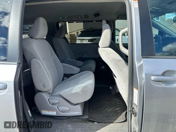 2018 Toyota Sienna LE with VIN 5TDJZ3DC2JS195145, listed as a Copart auction lot 47596975 with 119,170 mi miles and Clean title. Bid and sale history available at DreamBid. Image 9.