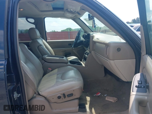 2004 Chevrolet Suburban LT with VIN 1GNFK16Z44J177576, listed as a IAAI auction lot 42469659 with 272,849 mi miles and . Bid and sale history available at DreamBid. Image 5.