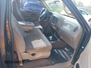 2000 Ford F-150 XL z VIN 1FTZF1723YNA11897, wystawiony jako IAAI lot #42806638 z przebiegiem Nie podano mil oraz . Historia ofert i sprzedaży dostępna na DreamBid. Obrazek 5.