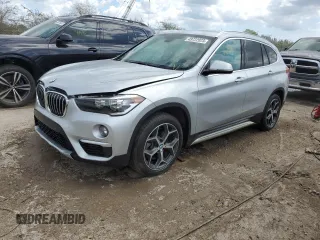 2018 BMW X1 xDrive28i with VIN WBXHT3C3XJ3H30795, listed as a Copart auction lot 49722023 with 12,190 mi miles. Bid and sale history available at carsss.com. Image 1.