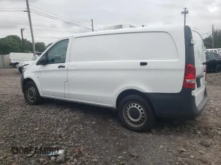 2022 Mercedes-Benz Metris Cargo z VIN W1YV0BEY6N4138833, wystawiony jako Copart lot #68922824 z przebiegiem 9 493 mil mil oraz Szkoda całkowita • Salvage title. Historia ofert i sprzedaży dostępna na DreamBid. Obrazek 2.