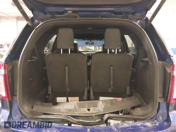2015 Ford Explorer XLT with VIN 1FM5K8D89FGA55086, listed as a IAAI auction lot 41685799 with 127,771 mi miles and . Bid and sale history available at carsss.com. Image 18.