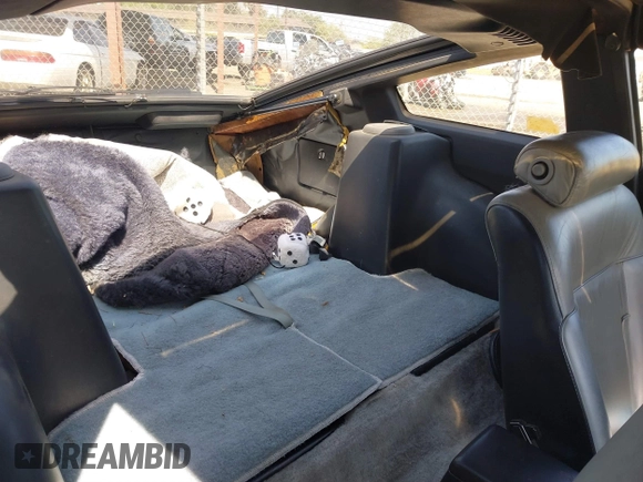 1983 Datsun 280ZX z VIN JN1HZ04S3DX579019, wystawiony jako IAAI lot #41825629 z przebiegiem 136 430 mil mil oraz . Historia ofert i sprzedaży dostępna na DreamBid. Obrazek 8.