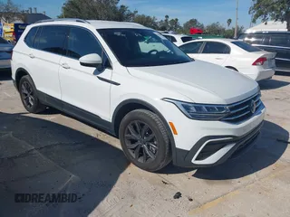 2024 Volkswagen Tiguan SE with VIN 3VV2B7AX7RM048615, listed as a IAAI auction lot 41434013 with 21,041 mi miles and . Bid and sale history available at DreamBid. Image 1.