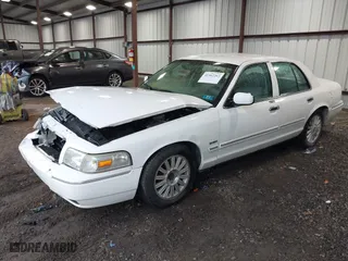 2010 Mercury Grand Marquis LS with VIN 2MEBM7FV8AX624168, listed as a IAAI auction lot 41562263 with NaN miles. Bid and sale history available at carsss.com. Image 17.