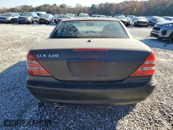 2002 Mercedes-Benz SLK 320 z VIN WDBKK65F22F249238, wystawiony jako Copart lot #84938474 z przebiegiem 128 108 mil mil oraz Szkoda całkowita • Salvage title. Historia ofert i sprzedaży dostępna na DreamBid. Obrazek 6.