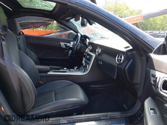2016 Mercedes-Benz SLK 300 z VIN WDDPK3JA3GF124911, wystawiony jako IAAI lot #42101902 z przebiegiem 44 162 mil mil oraz . Historia ofert i sprzedaży dostępna na DreamBid. Obrazek 5.