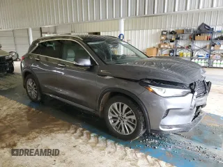 2023 Infiniti QX50 Luxe z VIN 3PCAJ5BA7PF103254, wystawiony jako Copart lot #54495665 z przebiegiem 51 514 mil mil oraz Szkoda całkowita • Salvage title. Historia ofert i sprzedaży dostępna na DreamBid. Obrazek 4.