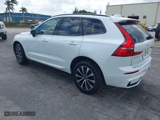 2025 Volvo XC60 Plus with VIN YV4M12RC1S1116731, listed as a IAAI auction lot 41909348 with 1,923 mi miles. Bid and sale history available at carsss.com. Image 3.