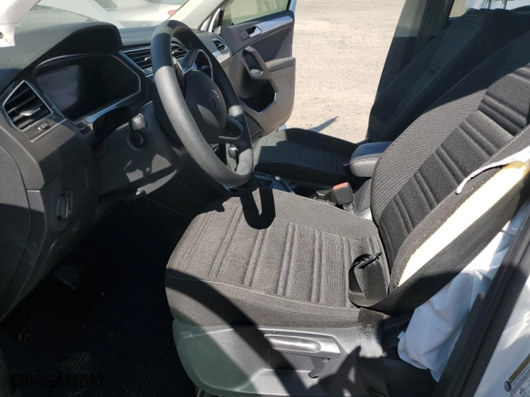 2022 Volkswagen Tiguan S with VIN 3VV1B7AX6NM088271, listed as a Copart auction lot 74822874 with 28,097 mi miles and Salvage Title. Bid and sale history available at carsss.com. Image 7.