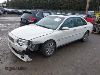 2005 Volvo S80 with VIN YV1TH592651401992, listed as a IAAI auction lot 41488954 with 83,461 mi miles. Bid and sale history available at carsss.com. Image 2.