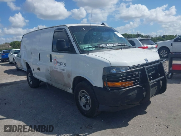 2018 Chevrolet Express Cargo Van with VIN 1GCWGAFP0J1177319, listed as a IAAI auction lot 41575100 with 132,479 mi miles. Bid and sale history available at carsss.com. Image 1.
