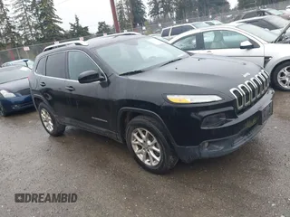 2018 Jeep Cherokee Latitude with VIN 1C4PJMCX7JD500856, listed as a IAAI auction lot 41813637 with 162,062 mi miles. Bid and sale history available at carsss.com. Image 1.