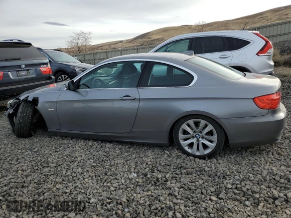 2013 BMW 3 Series 328i z VIN WBAKE5C59DJ106927, wystawiony jako Copart lot #87080214 z przebiegiem 66 839 mil mil oraz Szkoda całkowita • Salvage title. Historia ofert i sprzedaży dostępna na DreamBid. Obrazek 2.