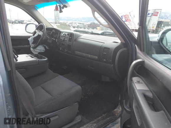 2011 Chevrolet Silverado 1500 LT with VIN 3GCPKSE30BG189500, listed as a IAAI auction lot 41657850 with 147,460 mi miles and . Bid and sale history available at DreamBid. Image 5.