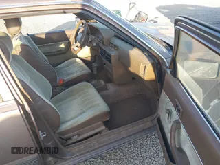 1985 Toyota Camry z VIN JT2SV12EXF0291360, wystawiony jako IAAI lot #42094530 z przebiegiem 426 444 mil mil oraz . Historia ofert i sprzedaży dostępna na DreamBid. Obrazek 5.