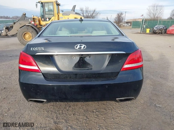 2014 Hyundai Equus Ultimate with VIN KMHGH4JH4EU083592, listed as a IAAI auction lot 41651107 with NaN miles. Bid and sale history available at carsss.com. Image 15.