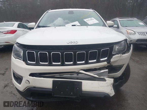 2019 Jeep Compass Latitude with VIN 3C4NJDBB6KT847829, listed as a IAAI auction lot 41476956 with 58,423 mi miles. Bid and sale history available at carsss.com. Image 12.