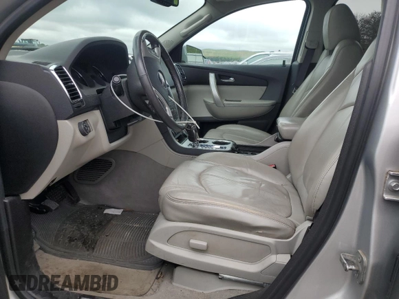 2010 GMC Acadia SLT1 z VIN 1GKLVMED8AJ135437, wystawiony jako Copart lot #59010535 z przebiegiem 101 589 mil mil oraz Czysty tytuł • Clean title. Historia ofert i sprzedaży dostępna na DreamBid. Obrazek 7.