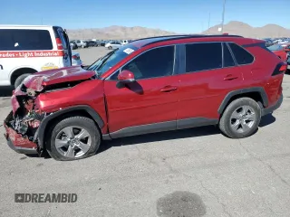 2022 Toyota RAV4 XLE with VIN JTMW1RFV0ND095383, listed as a Copart auction lot 77635504 with 30,886 mi miles and Salvage Title. Bid and sale history available at carsss.com. Image 1.