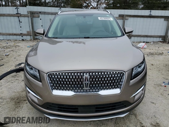 2019 Lincoln MKC Standard z VIN 5LMCJ1C9XKUL26497, wystawiony jako Copart lot #45780825 z przebiegiem 32 216 mil mil oraz Szkoda całkowita • Salvage title. Historia ofert i sprzedaży dostępna na DreamBid. Obrazek 5.