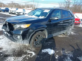 2011 Kia Sorento EX with VIN 5XYKUDA25BG043458, listed as a IAAI auction lot 41363660 with 197,151 mi miles. Bid and sale history available at carsss.com. Image 17.