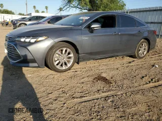 2021 Toyota Avalon Hybrid XLE z VIN 4T1AA1AB4MU004084, wystawiony jako Copart lot #51824575 z przebiegiem 83 922 mil mil oraz Szkoda całkowita • Salvage title. Historia ofert i sprzedaży dostępna na DreamBid. Obrazek 1.