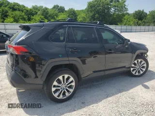 2022 Toyota RAV4 XLE Premium z VIN 2T3A1RFV7NW296422, wystawiony jako Copart lot #56755025 z przebiegiem 44 934 mil mil oraz Szkoda całkowita • Salvage title. Historia ofert i sprzedaży dostępna na DreamBid. Obrazek 3.