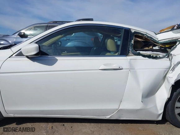 2011 Honda Accord Cpe EX-L with VIN 1HGCS1B87BA009860, listed as a IAAI auction lot 41655633 with NaN miles. Bid and sale history available at carsss.com. Image 14.