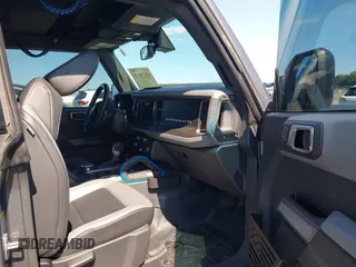 2022 Ford Bronco with VIN 1FMDE5BH9NLB87372, listed as a IAAI auction lot 42178135 with 71,585 mi miles and . Bid and sale history available at DreamBid. Image 5.