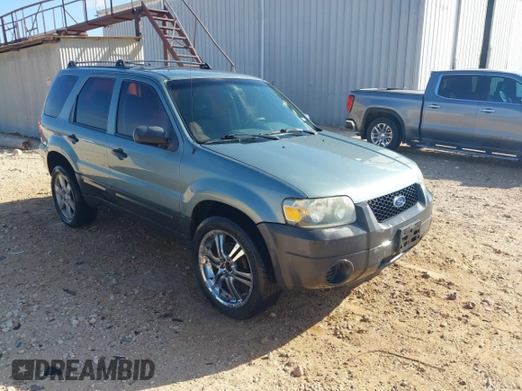 2007 Ford Escape XLS with VIN 1FMCU02ZX7KA92581, listed as a IAAI auction lot 42588917 with 186,699 mi miles and . Bid and sale history available at DreamBid. Image 1.