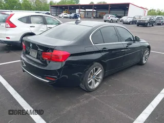 2016 BMW 3 Series 328i z VIN WBA8E9G53GNT85106, wystawiony jako IAAI lot #42038571 z przebiegiem 133 184 mil mil oraz . Historia ofert i sprzedaży dostępna na DreamBid. Obrazek 4.