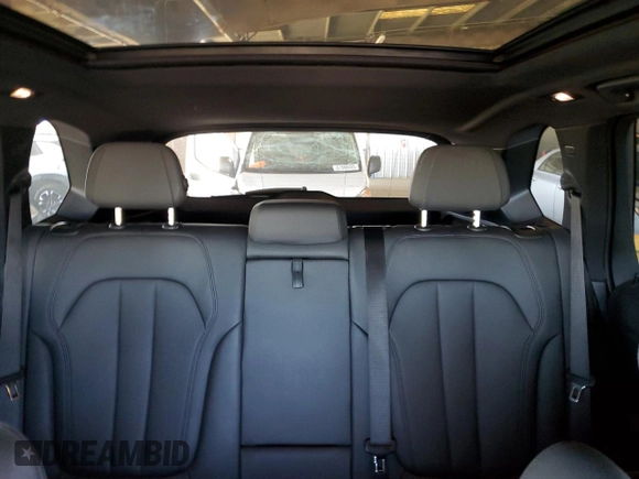 2020 BMW X5 xDrive40i with VIN 5UXCR6C01L9C81731, listed as a Copart auction lot 61017435 with 51,190 mi miles and Salvage title. Bid and sale history available at DreamBid. Image 10.